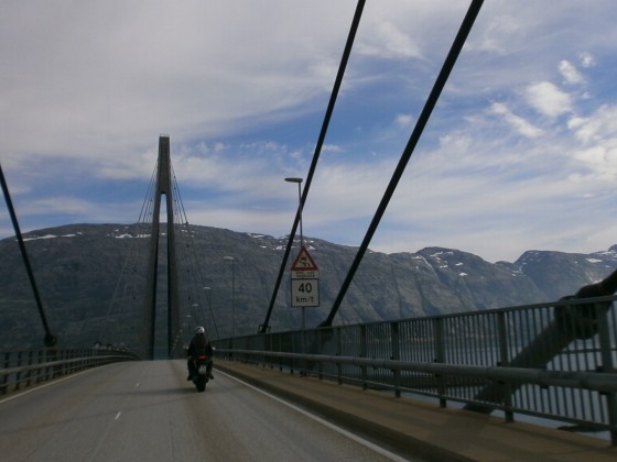 Brücke nach Sandnessjøen, Norwegen