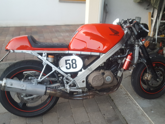 Caferacer1
