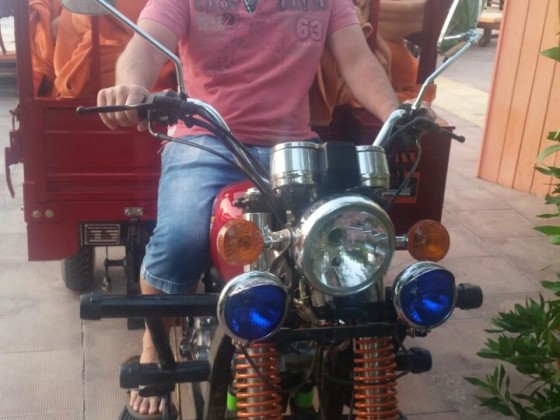 Zur Zeit in Ägypten  Moped fahren