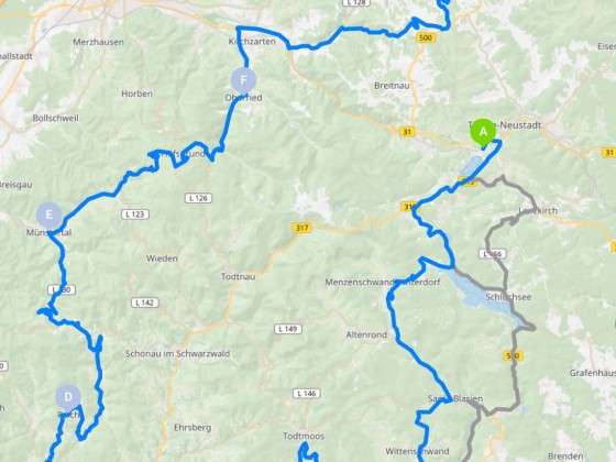 Streckenabschnitt einer Tour durch den Südschwarzwald, danach gibt´s bei keinem mehr nen Angststreifen auf dem Gummi - Kurven satt